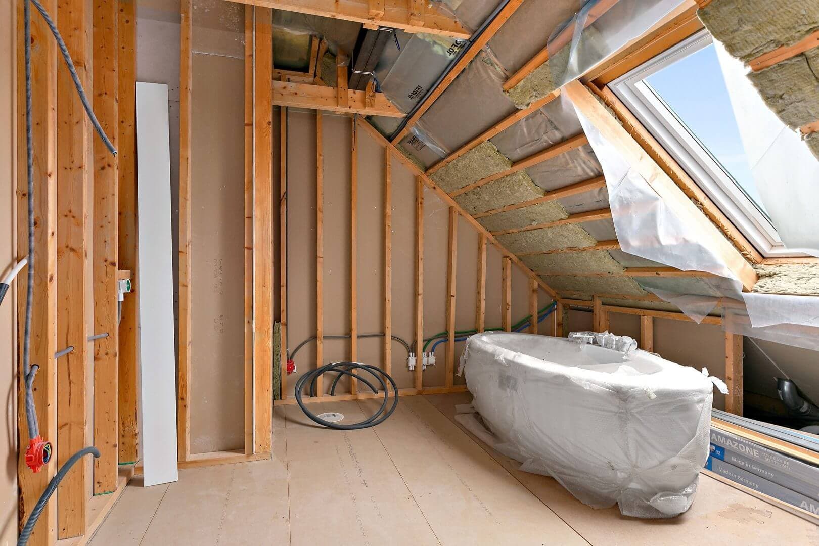 Rénovation virtuelle before transformation - Real estate virtual staging example by Hausvalet